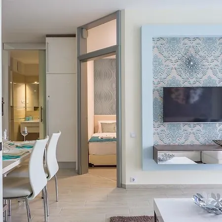 Port Delux Wellness & Luxury Hotel de apartamente