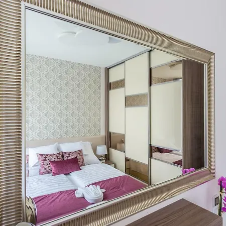 Port Delux Wellness & Luxury Шиофок