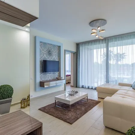Port Delux Wellness & Luxury Hotel de apartamente